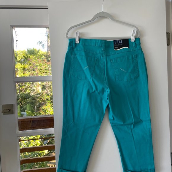 FDJ, French Dressing Jeans, Mid Rise Capri Olivia Jeans in Aqua Green, Size 12‎ - Picture 2 of 9